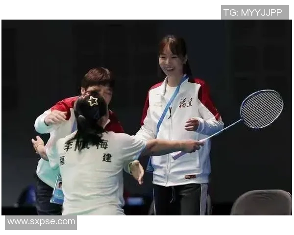 何冰娇与戴姿颖的巅峰对决谁能在羽坛争夺荣耀之巅